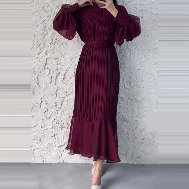 Alisa - Elegant and timeless pleated dress